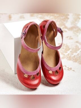 Sarah & Oliver New York Red Platform Mary Janes, Size 9 (40)